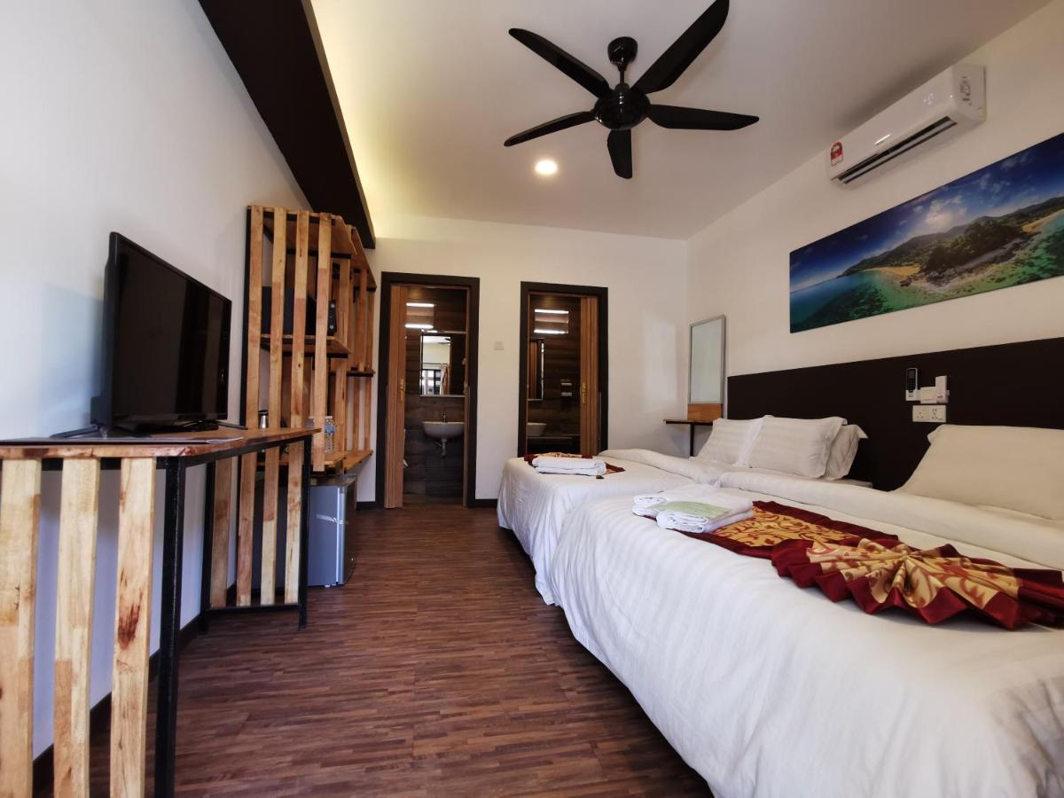 The Barat Tioman Beach Resort Kampong Juara Exteriör bild