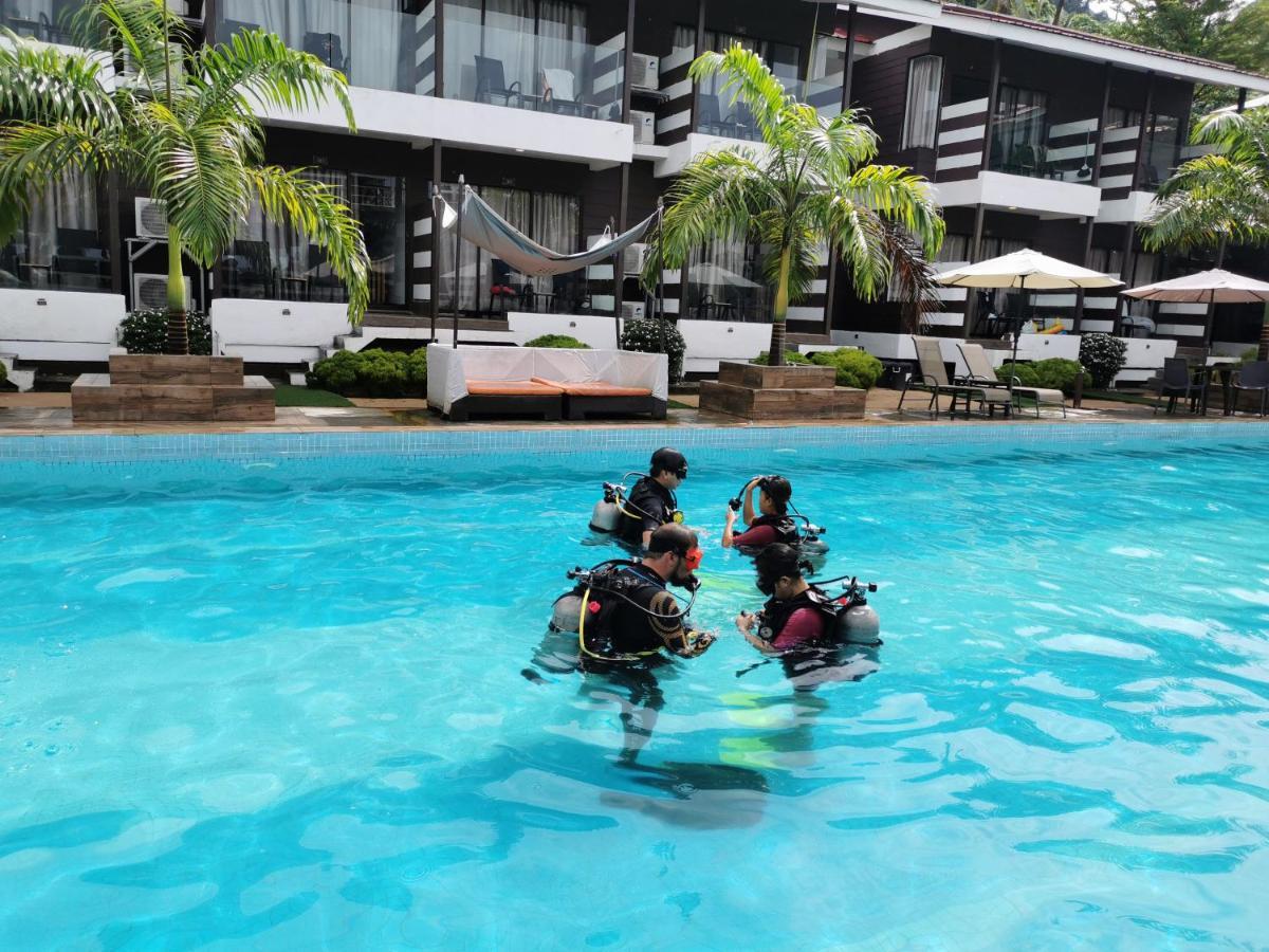 The Barat Tioman Beach Resort Kampong Juara Exteriör bild