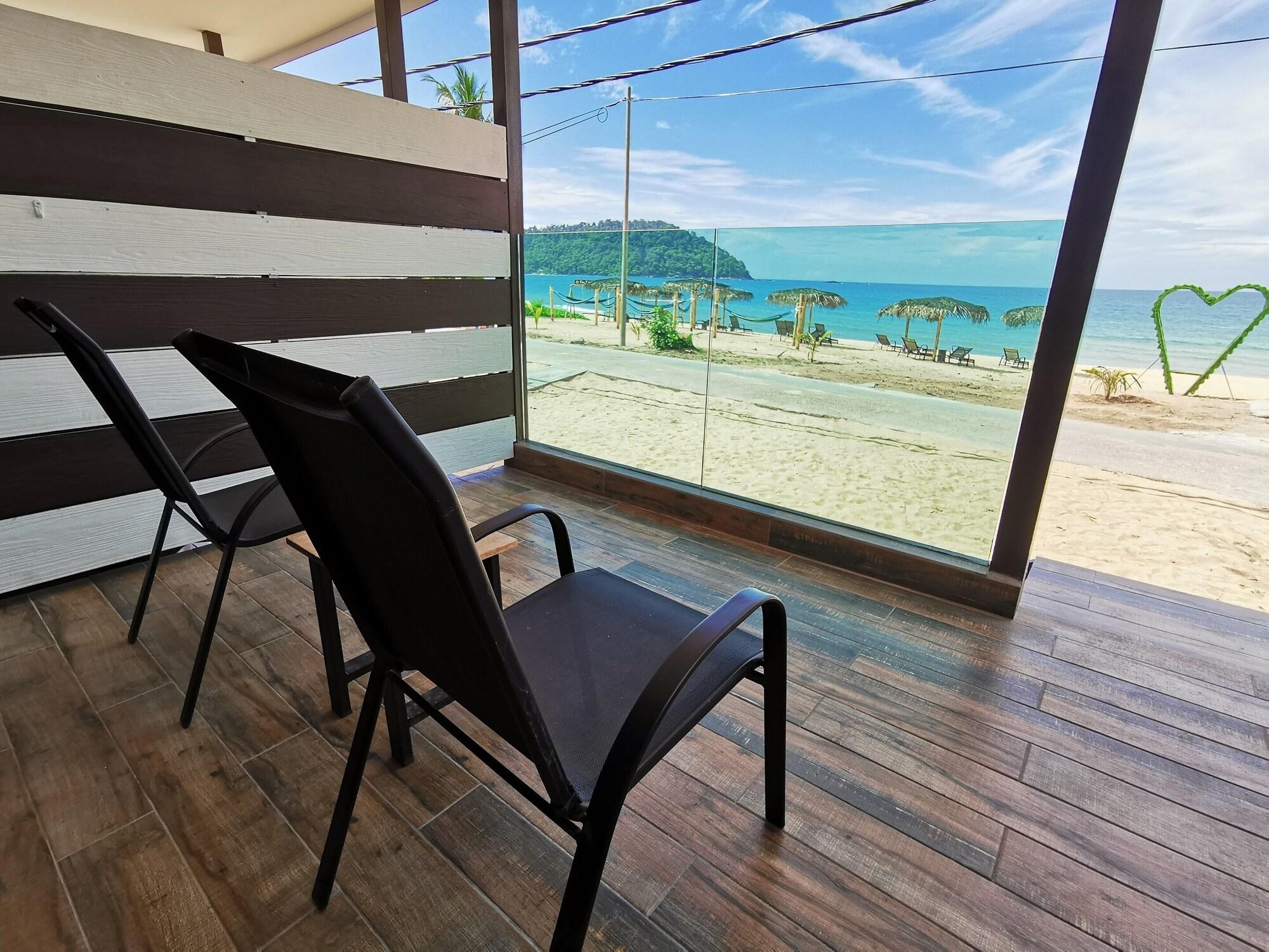 The Barat Tioman Beach Resort Kampong Juara Exteriör bild
