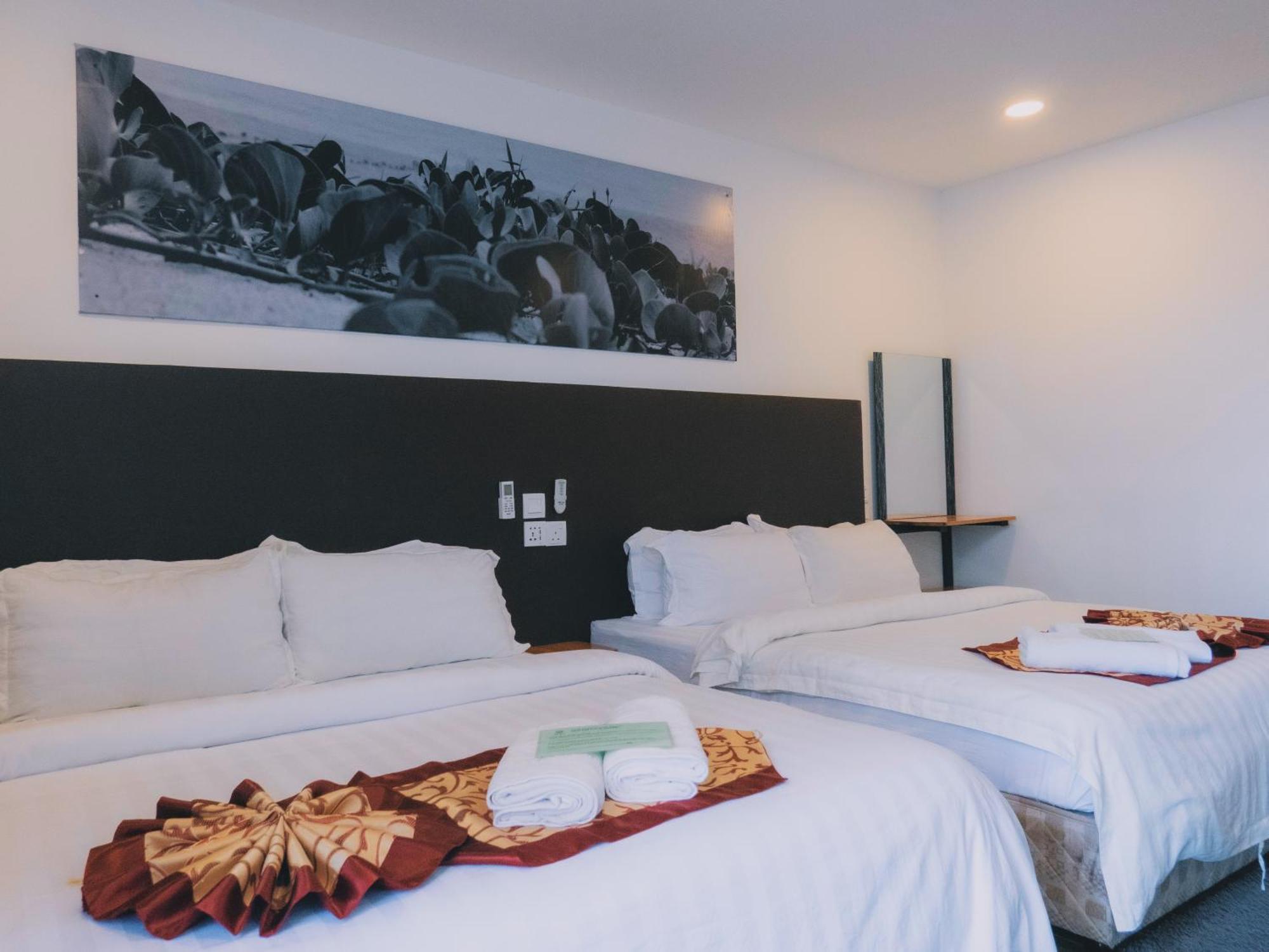 The Barat Tioman Beach Resort Kampong Juara Exteriör bild