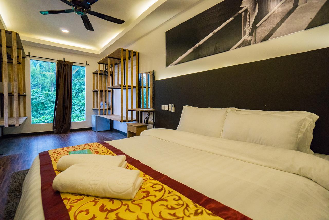 The Barat Tioman Beach Resort Kampong Juara Exteriör bild