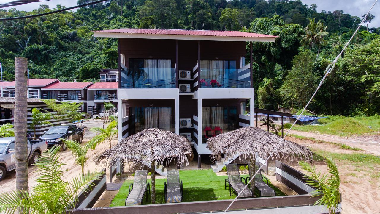 The Barat Tioman Beach Resort Kampong Juara Exteriör bild